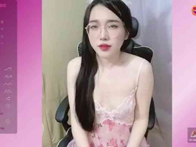 モデル: Lilybabe20