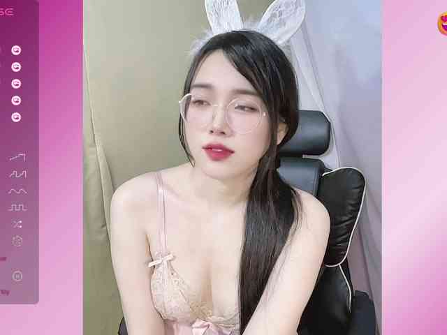 モデル: Lilybabe20
