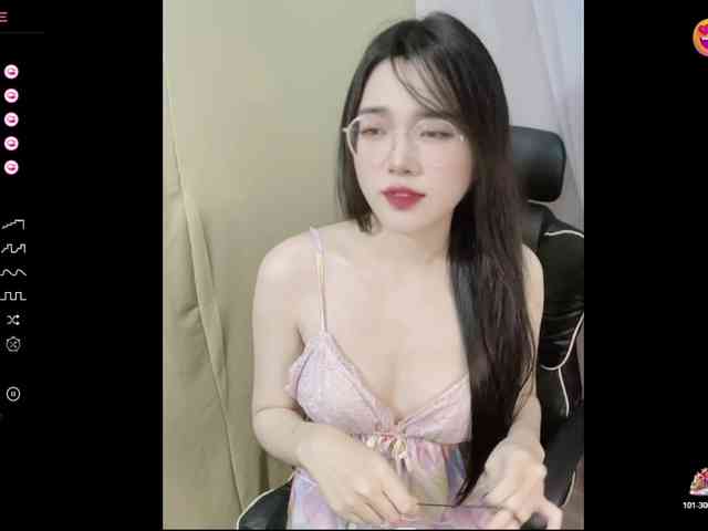 モデル: Lilybabe20