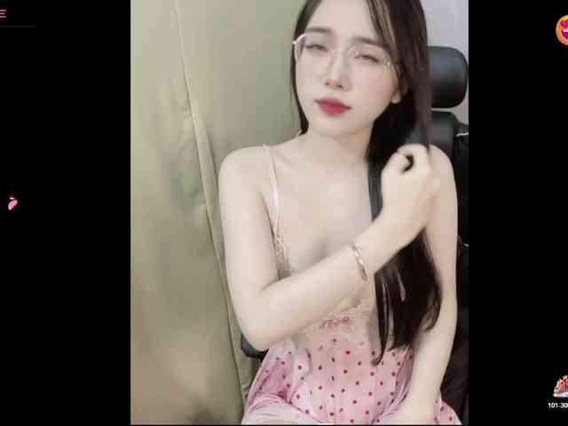 モデル: Lilybabe20