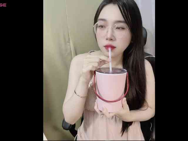モデル: Lilybabe20