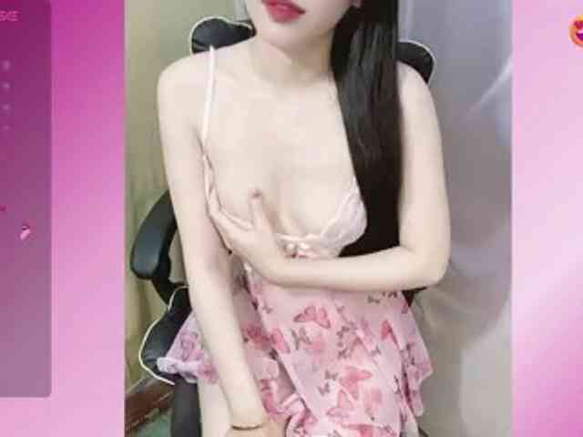 モデル: Lilybabe20