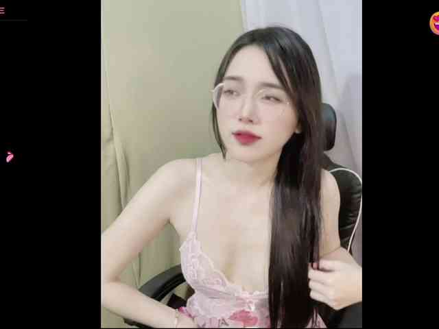モデル: Lilybabe20