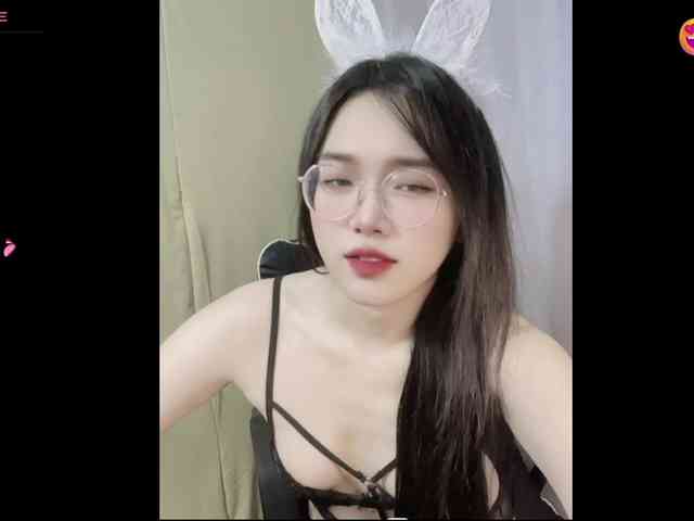 モデル: Lilybabe20