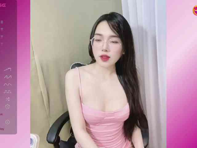 モデル: Lilybabe20