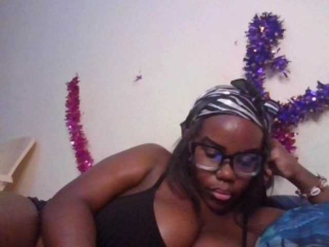 NewBird live cam on BongaCams
