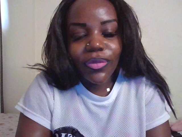 NewBird live cam on BongaCams