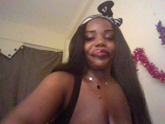 NewBird live cam on BongaCams