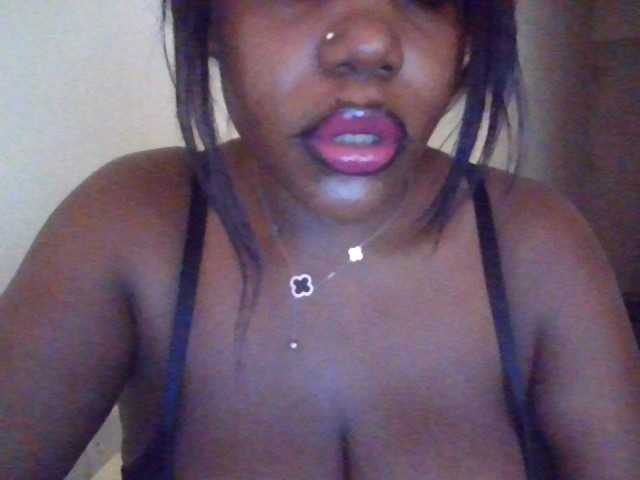 NewBird live webcam show
