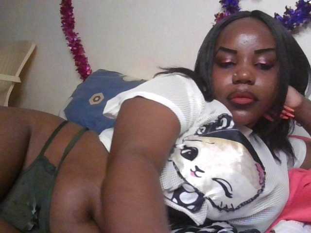 NewBird live cam on BongaCams