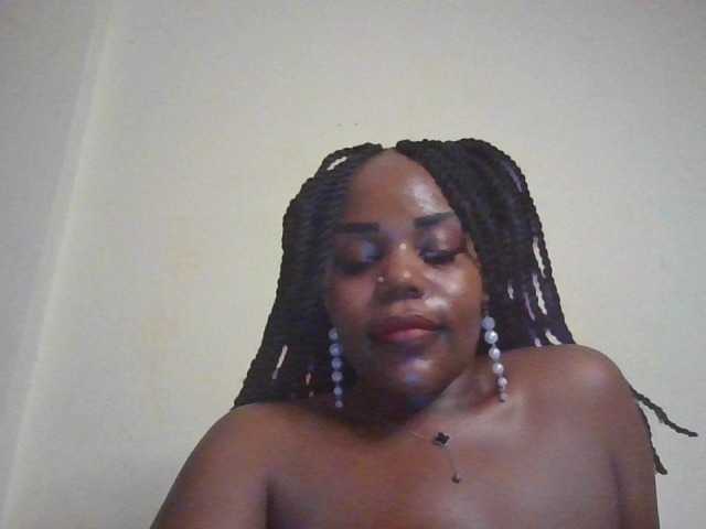 NewBird live cam on BongaCams