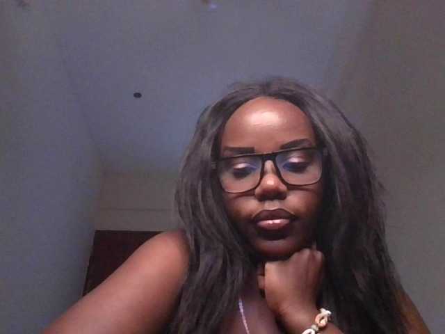 NewBird live cam on BongaCams