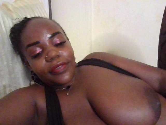 NewBird live cam on BongaCams