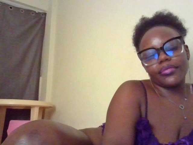 NewBird live cam on BongaCams