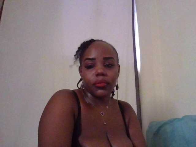 NewBird live cam on BongaCams