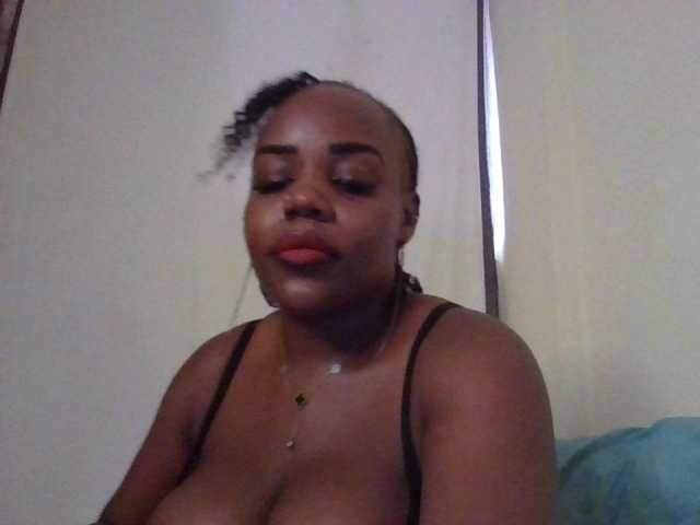 NewBird live cam on BongaCams
