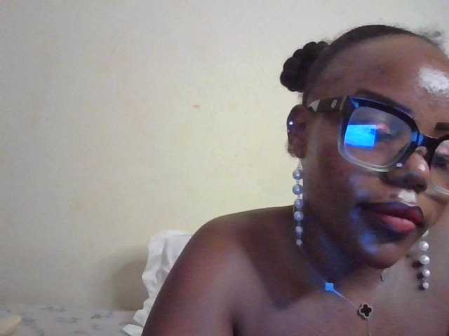 NewBird live cam on BongaCams