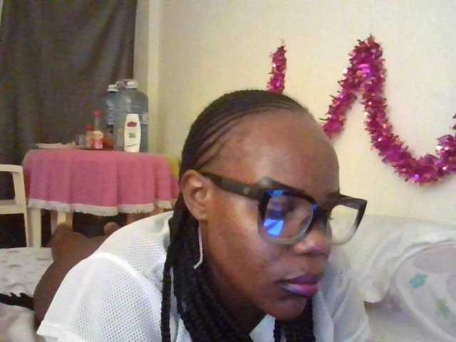 NewBird live cam on BongaCams
