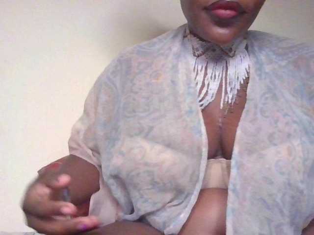 NewBird live cam on BongaCams