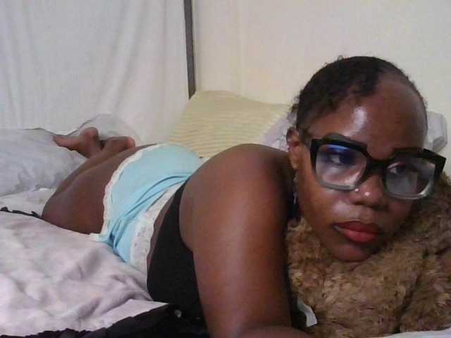 NewBird live cam on BongaCams