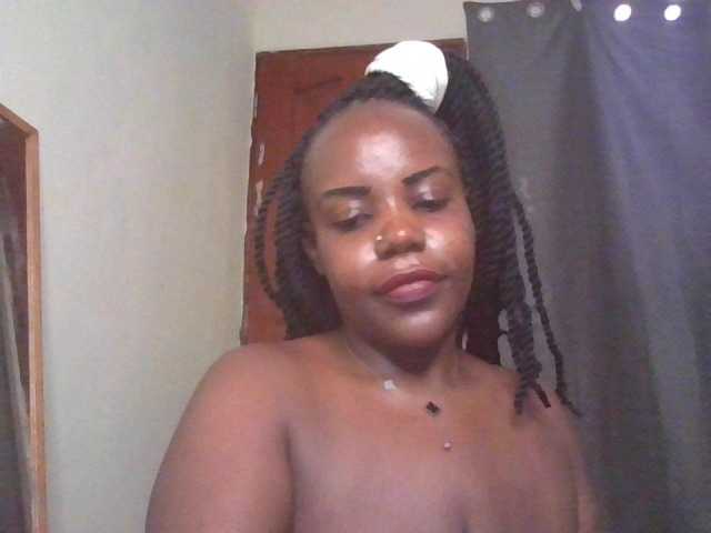 NewBird live cam on BongaCams