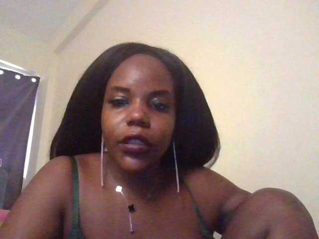 NewBird live cam on BongaCams