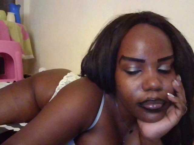 NewBird live cam on BongaCams