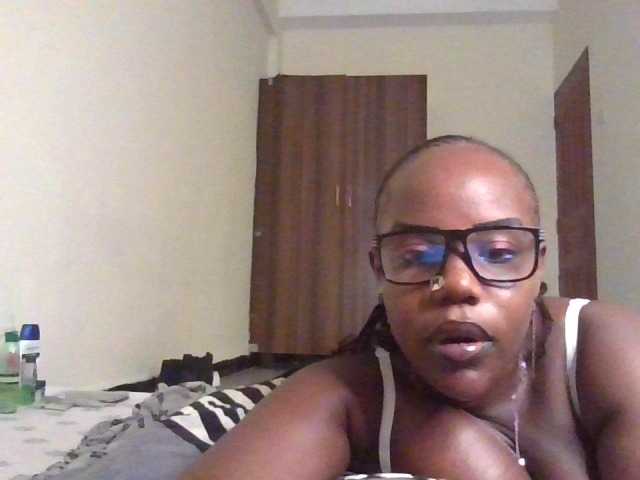 NewBird live cam on BongaCams