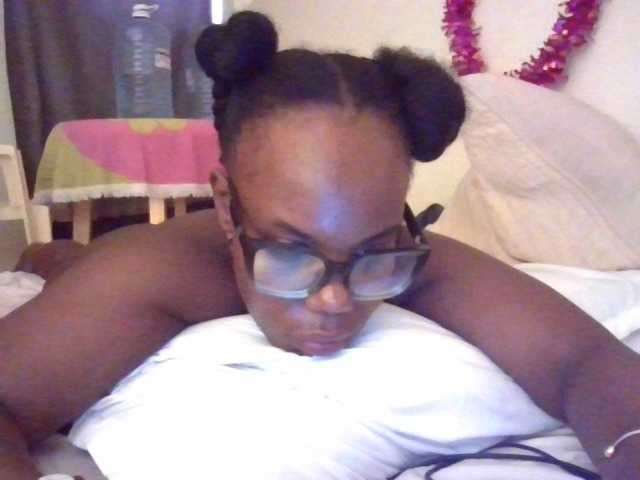 NewBird live cam on BongaCams