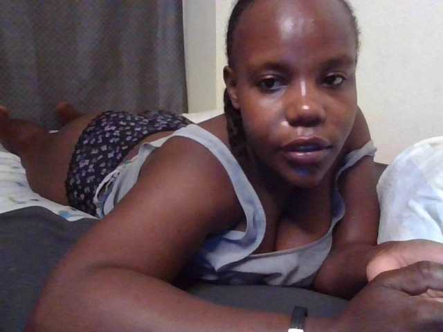 NewBird live cam on BongaCams