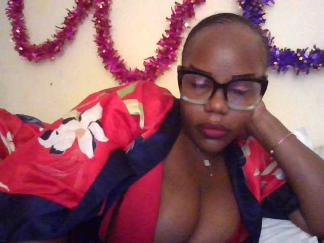 NewBird live cam on BongaCams