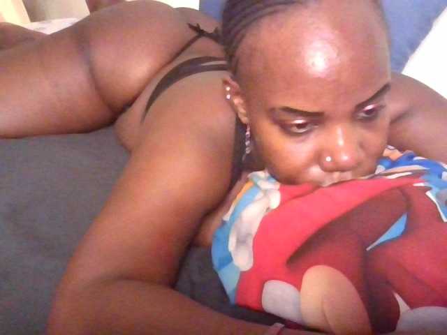 NewBird live cam on BongaCams