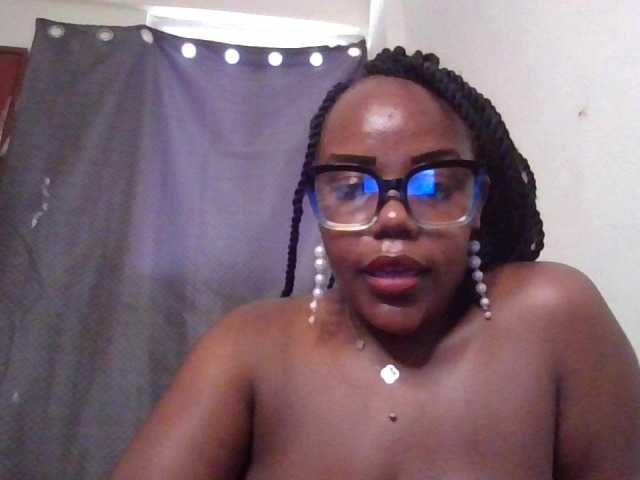 NewBird live cam on BongaCams
