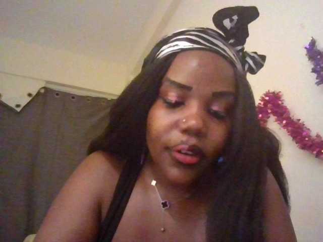 NewBird live cam on BongaCams