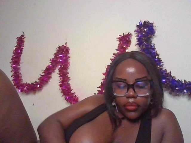 NewBird live cam on BongaCams