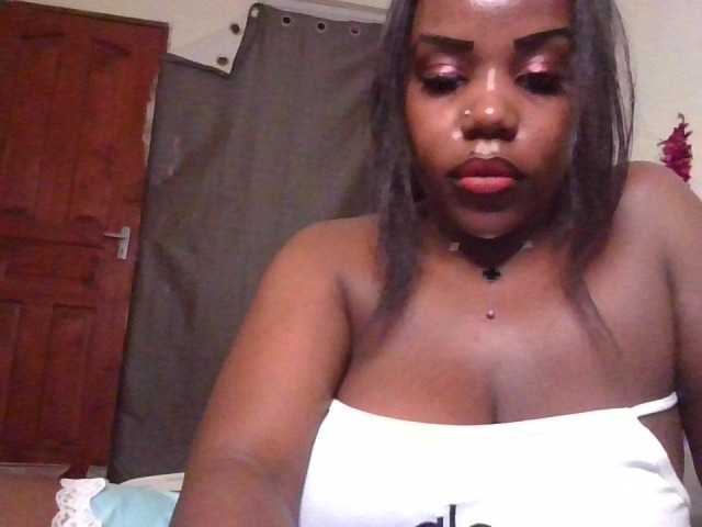 NewBird live cam on BongaCams