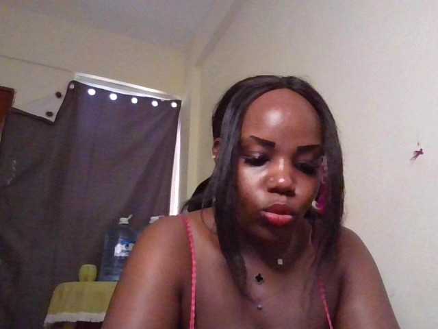 NewBird live cam on BongaCams