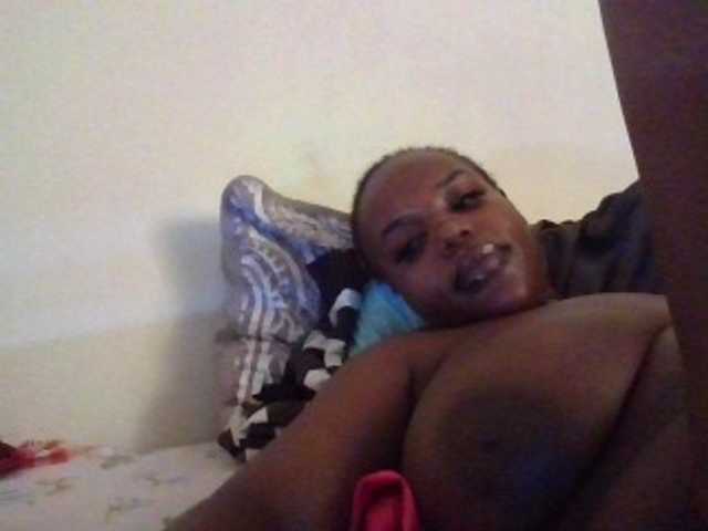NewBird live cam on BongaCams