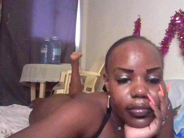NewBird live cam on BongaCams