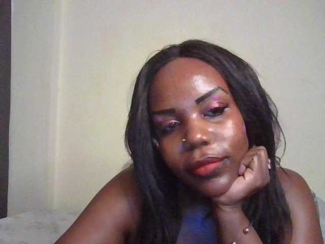 NewBird — live female cam