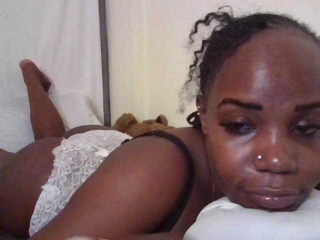 NewBird live cam on BongaCams