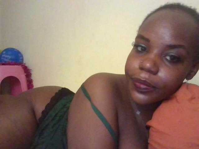 NewBird live cam on BongaCams