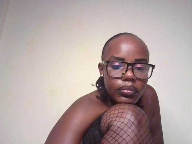 NewBird live cam on BongaCams
