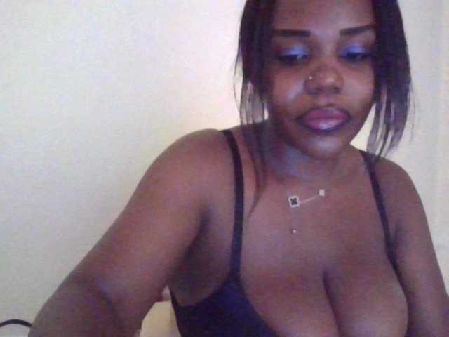 NewBird live cam on BongaCams