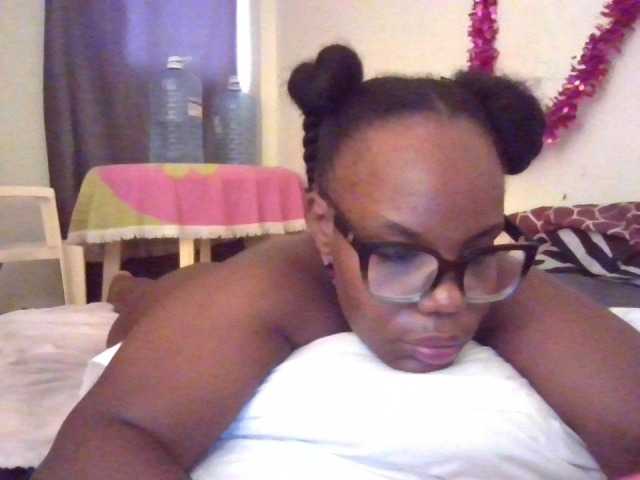NewBird webcam bongacams model stream image