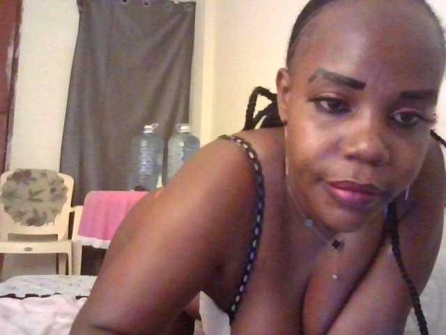 NewBird live cam on BongaCams