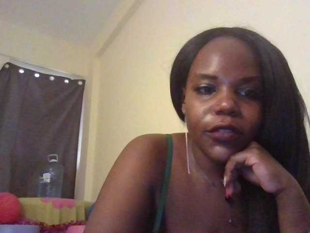 NewBird live cam on BongaCams