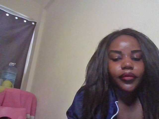 NewBird live cam on BongaCams
