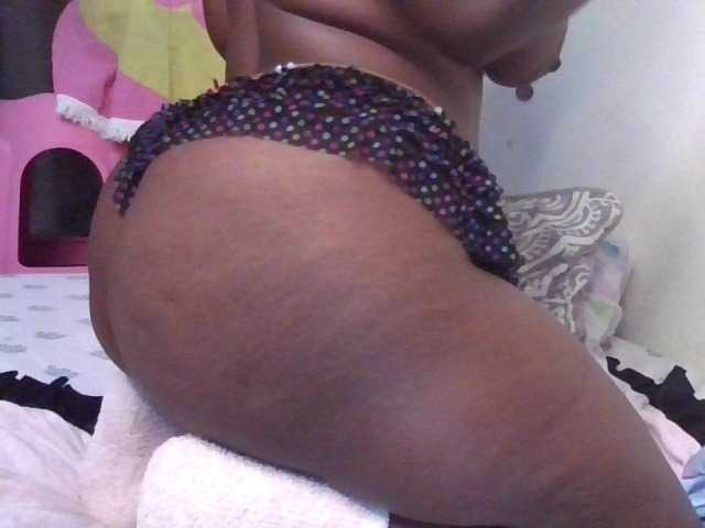 NewBird live cam on BongaCams