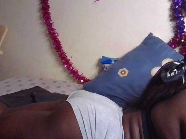 NewBird live cam on BongaCams
